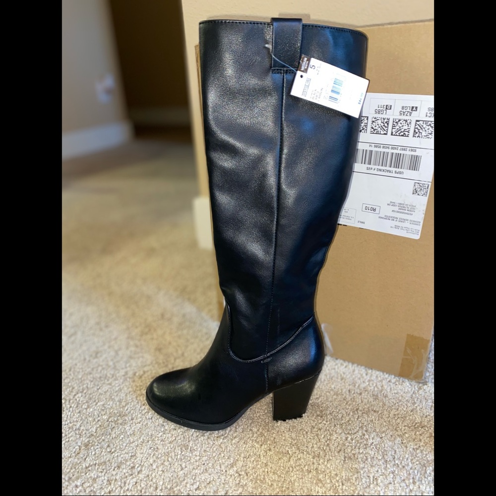 Black boots - Picture 7 of 8